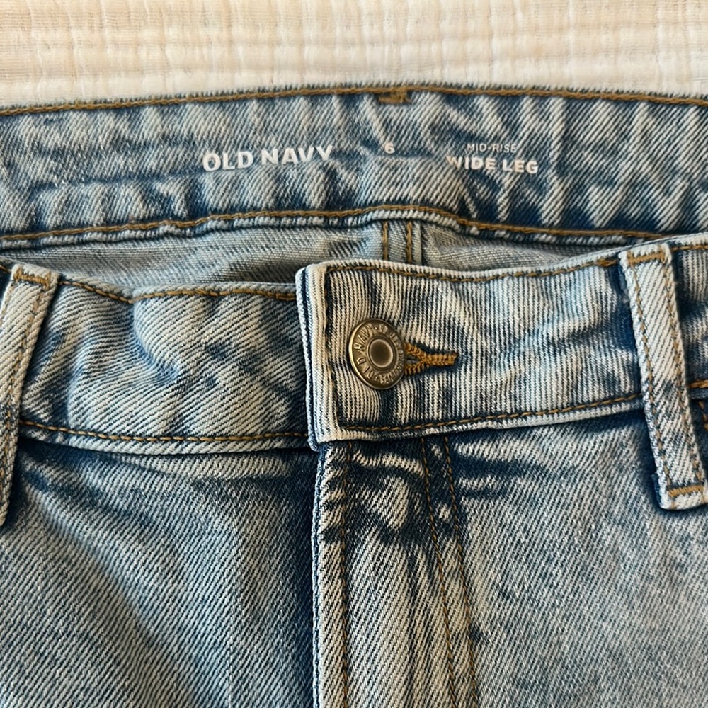 Tall Lightwash Distressed Jeans